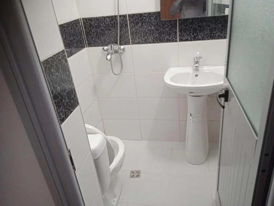 Vila N Dervishi Wlora